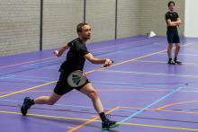 Laurence Roijackers (links) behaalde twee prima overwinningen. Ruud van Vijfeijken (rechts) kijkt goedkeurend toe.