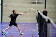 Badminton: een leuk spel voor op de camping en een geweldige sport voor in de sporthal: voor alle niveaus en alle leeftijden !